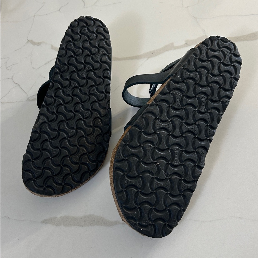 Yara Oiled Leather Black Birkenstocks Size 42 (11.5 Women) GUC - Picture 3 of 6